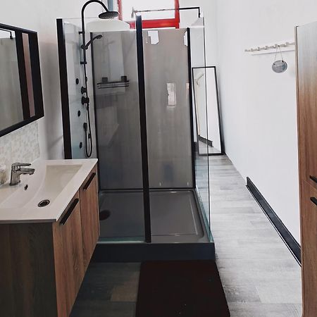 Appartamento Chambre privée au 3e étage sans ascenceur en plein centre de Charleroi Esterno foto