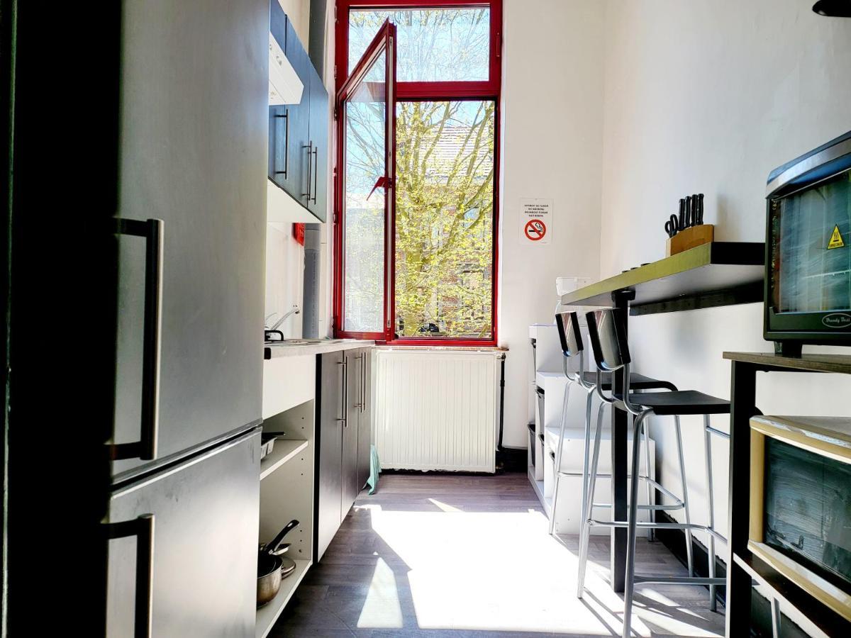 Appartamento Chambre privée au 3e étage sans ascenceur en plein centre de Charleroi Esterno foto