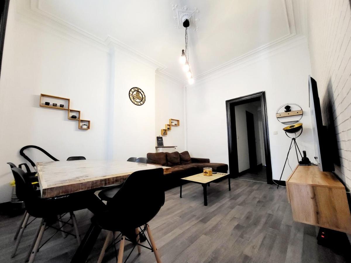 Appartamento Chambre privée au 3e étage sans ascenceur en plein centre de Charleroi Esterno foto